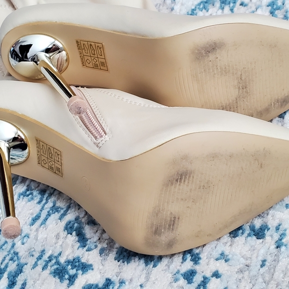 Pretty Little Thing Nude Metal Heeled Boots - Picture 11 of 12